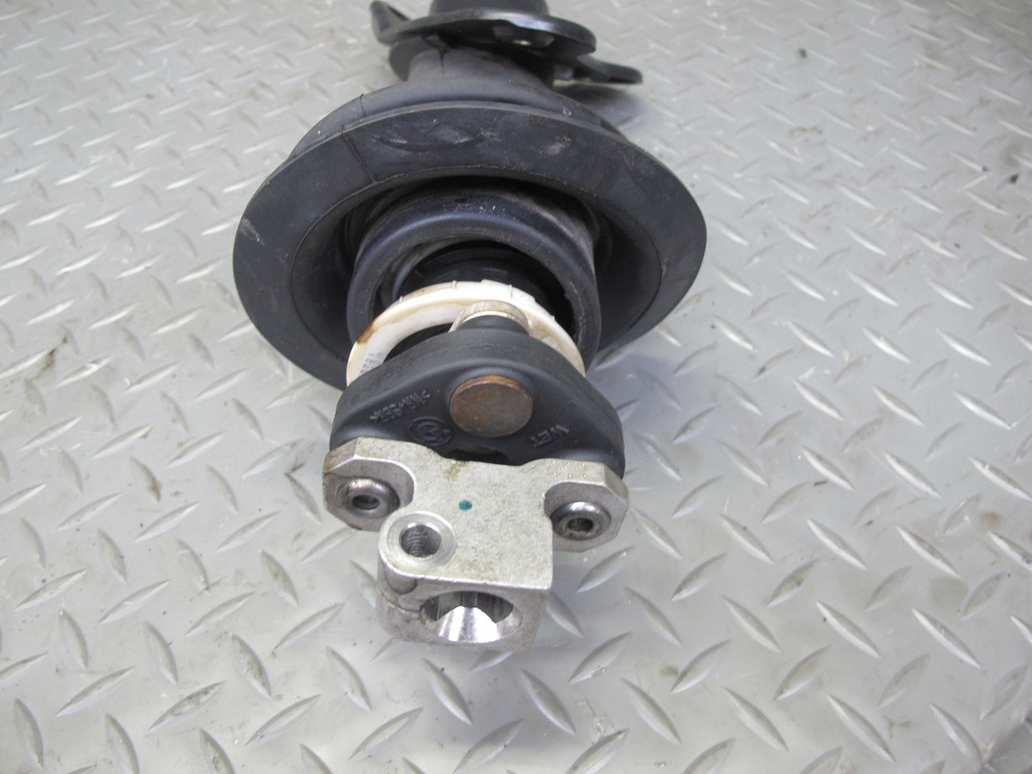 2010-2014 BMW E70 E71 X5M X6M AWD Steering Column U Joint Linkage Shaft