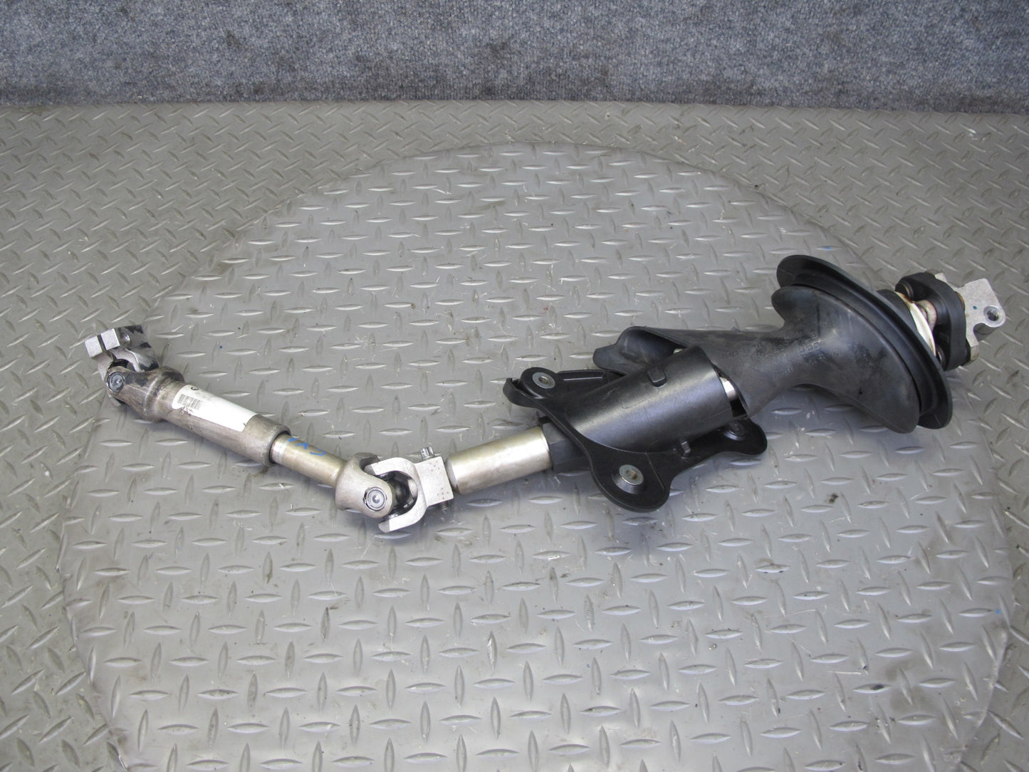 2010-2014 BMW E70 E71 X5M X6M AWD Steering Column U Joint Linkage Shaft