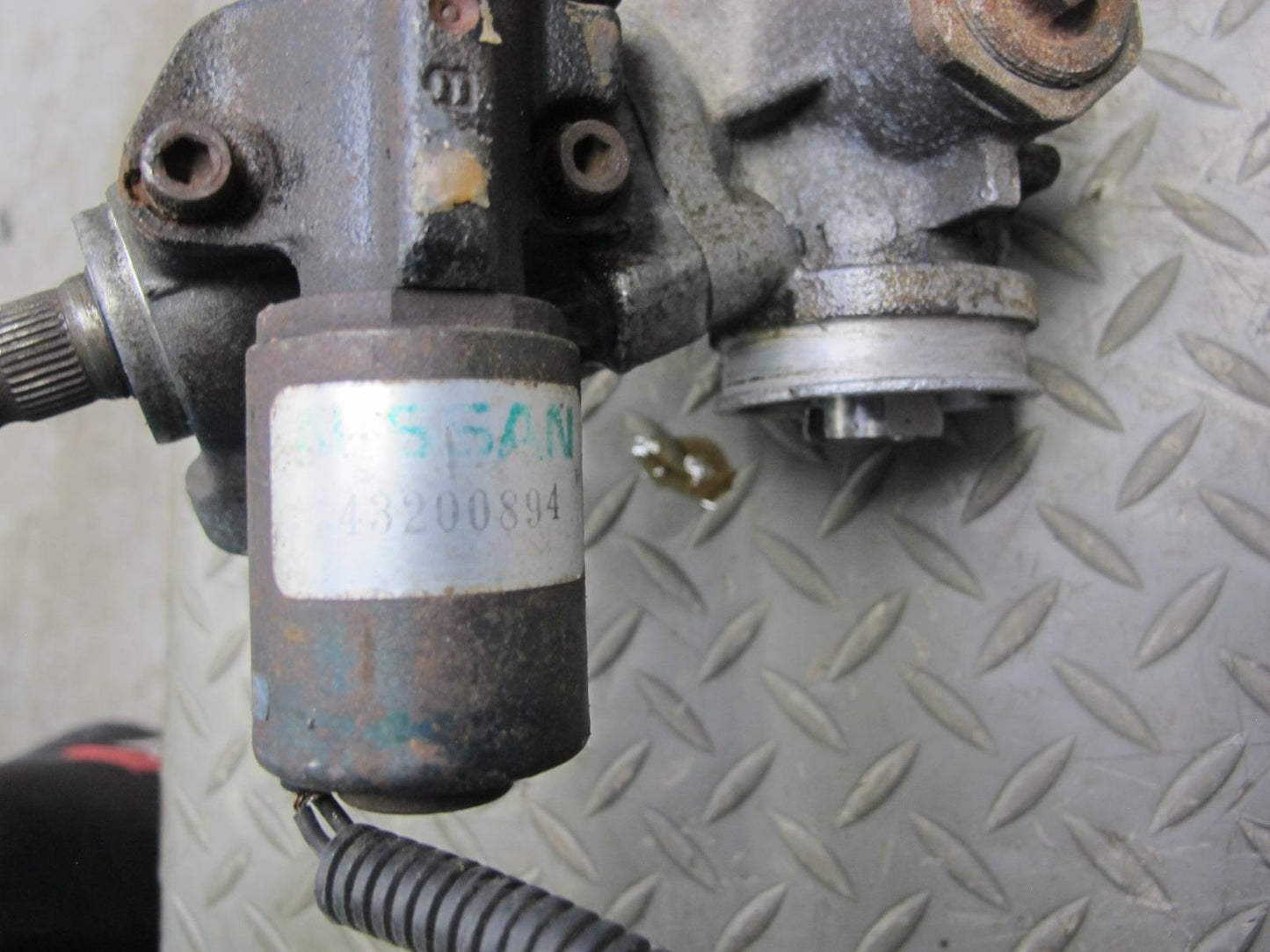 90-96 Nissan Z32 300ZX NON Turbo Power Steering Rack & Pinion OEM