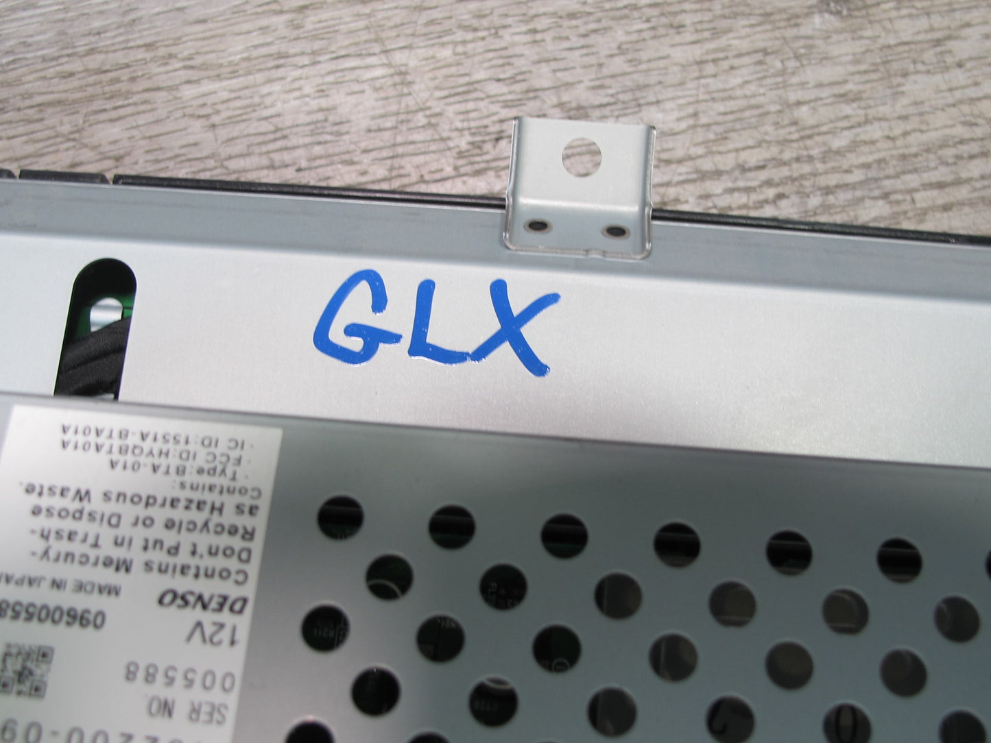 2004-2007 Lexus UZJ100L LX470 Dash GPS Navigation Information Screen Display