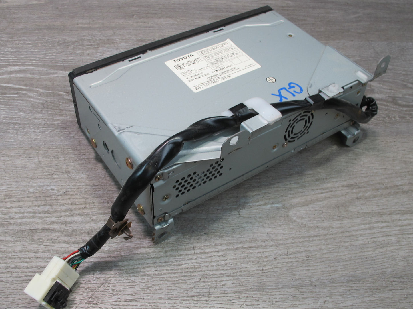 2004 Lexus UZJ100L LX470 Multi-disc CD Changer Audio Player 86270-60112