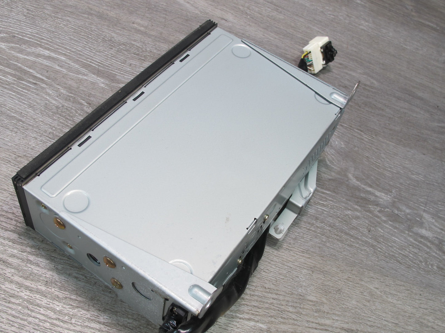 2004 Lexus UZJ100L LX470 Multi-disc CD Changer Audio Player 86270-60112