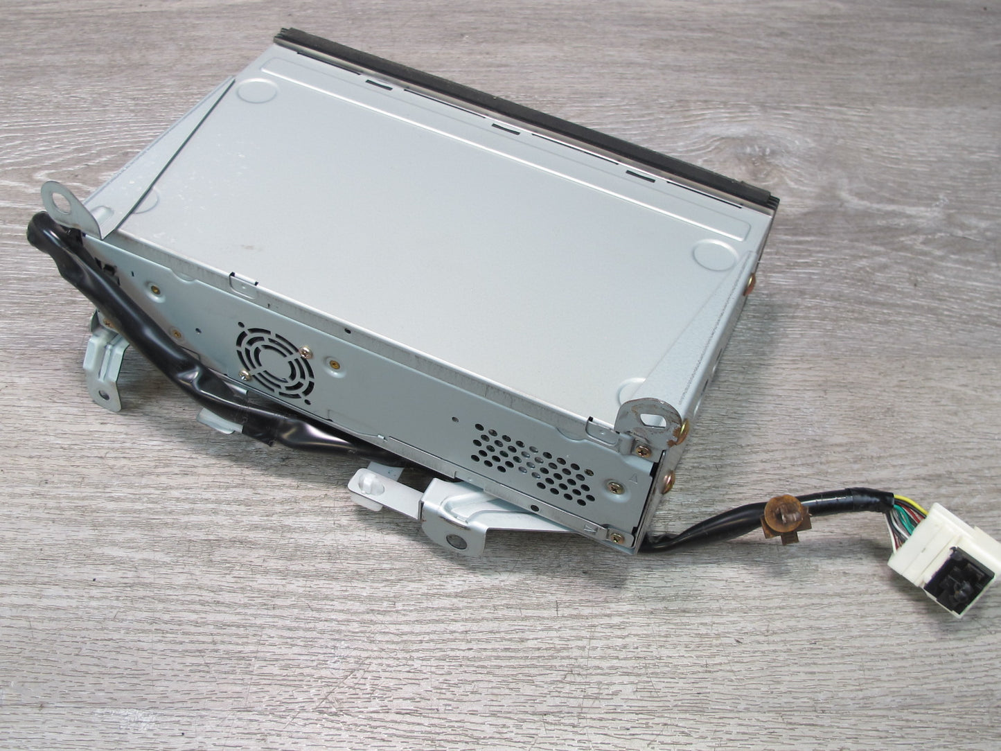 2004 Lexus UZJ100L LX470 Multi-disc CD Changer Audio Player 86270-60112