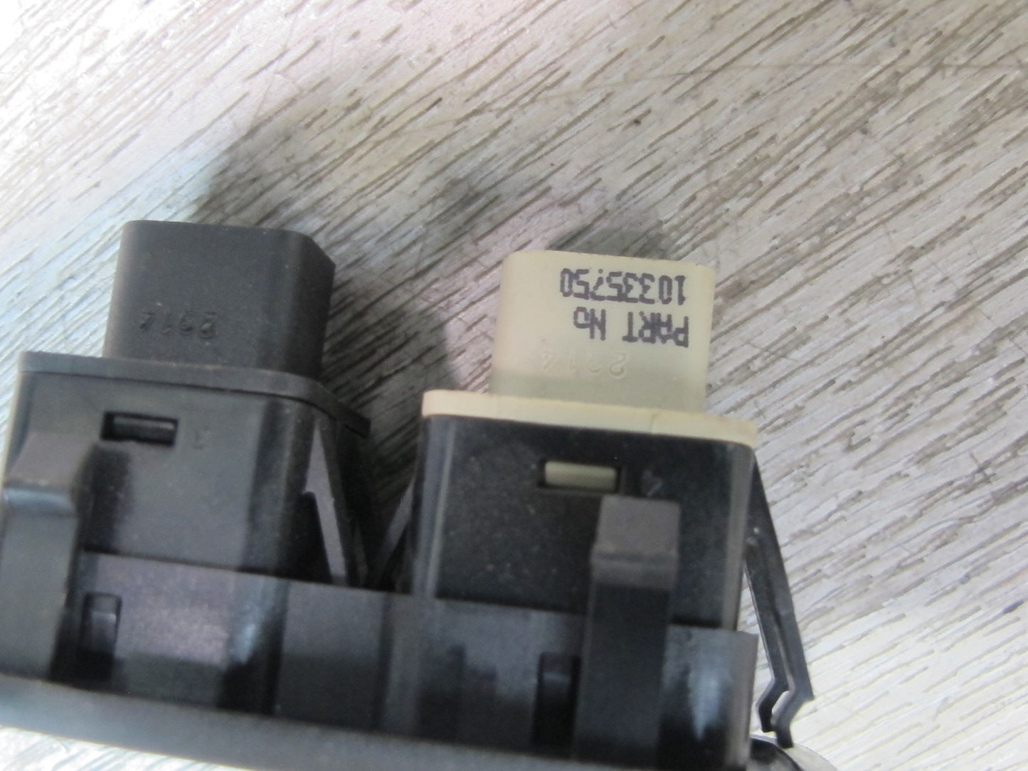 2004-2009 Cadillac XLR Fuel Door Rear Trunk Lid Release Switch Button Black