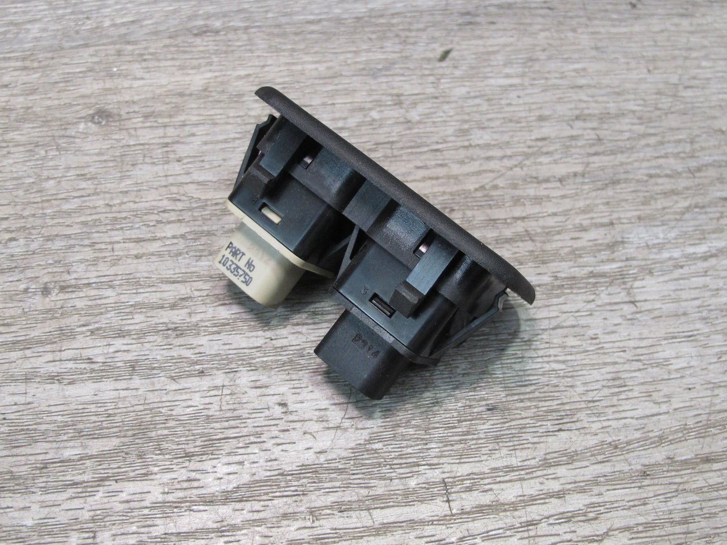 2004-2009 Cadillac XLR Fuel Door Rear Trunk Lid Release Switch Button Black
