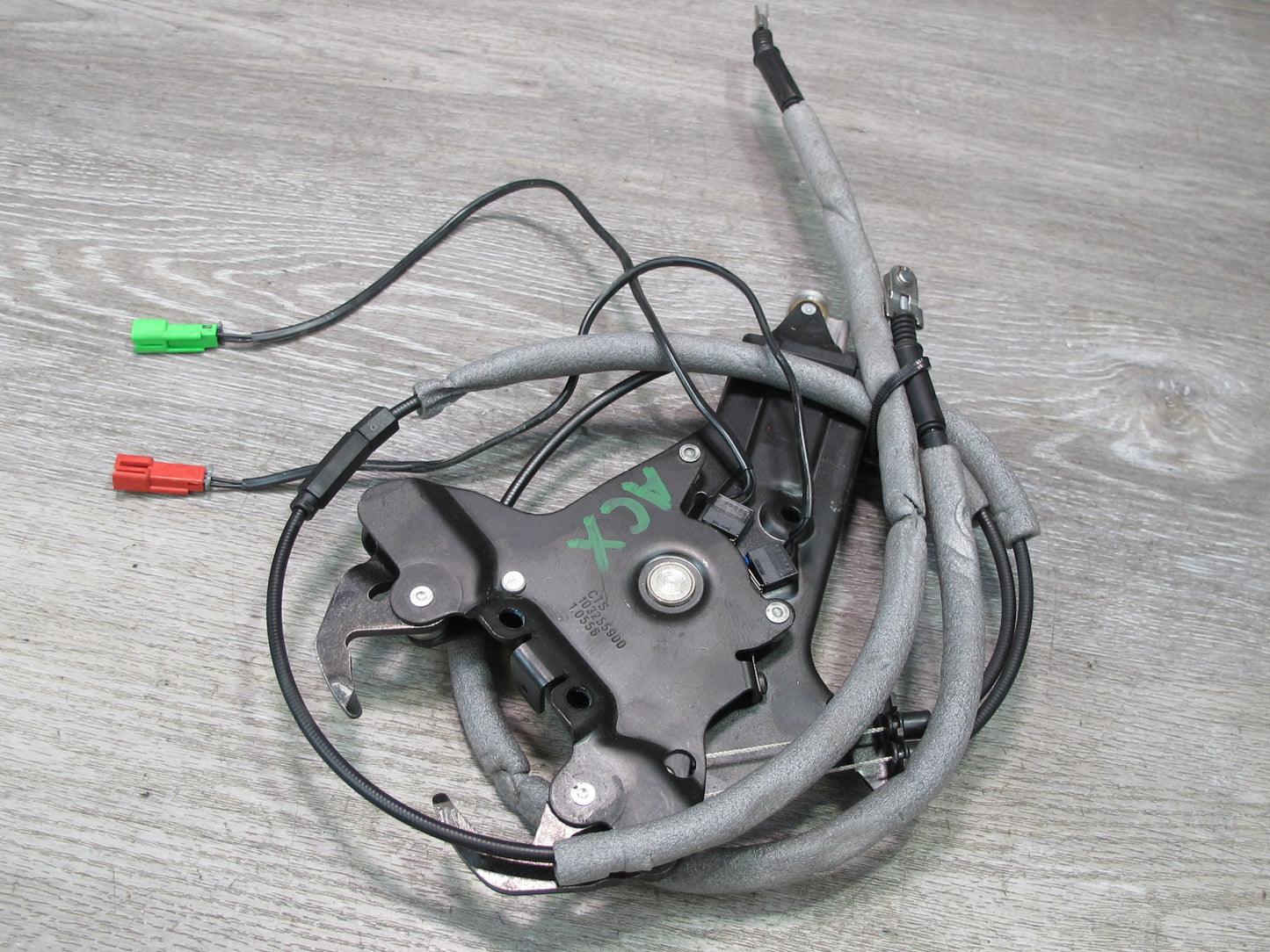 2004-2009 Cadillac XLR Convertible TOP Roof Center Lock Latch W/ Cable