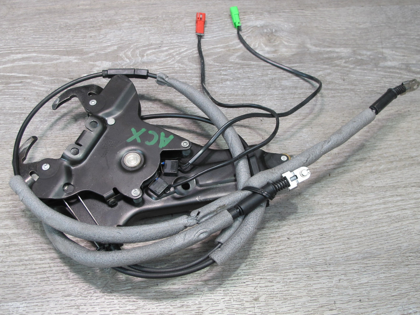 2004-2009 Cadillac XLR Convertible TOP Roof Center Lock Latch W/ Cable