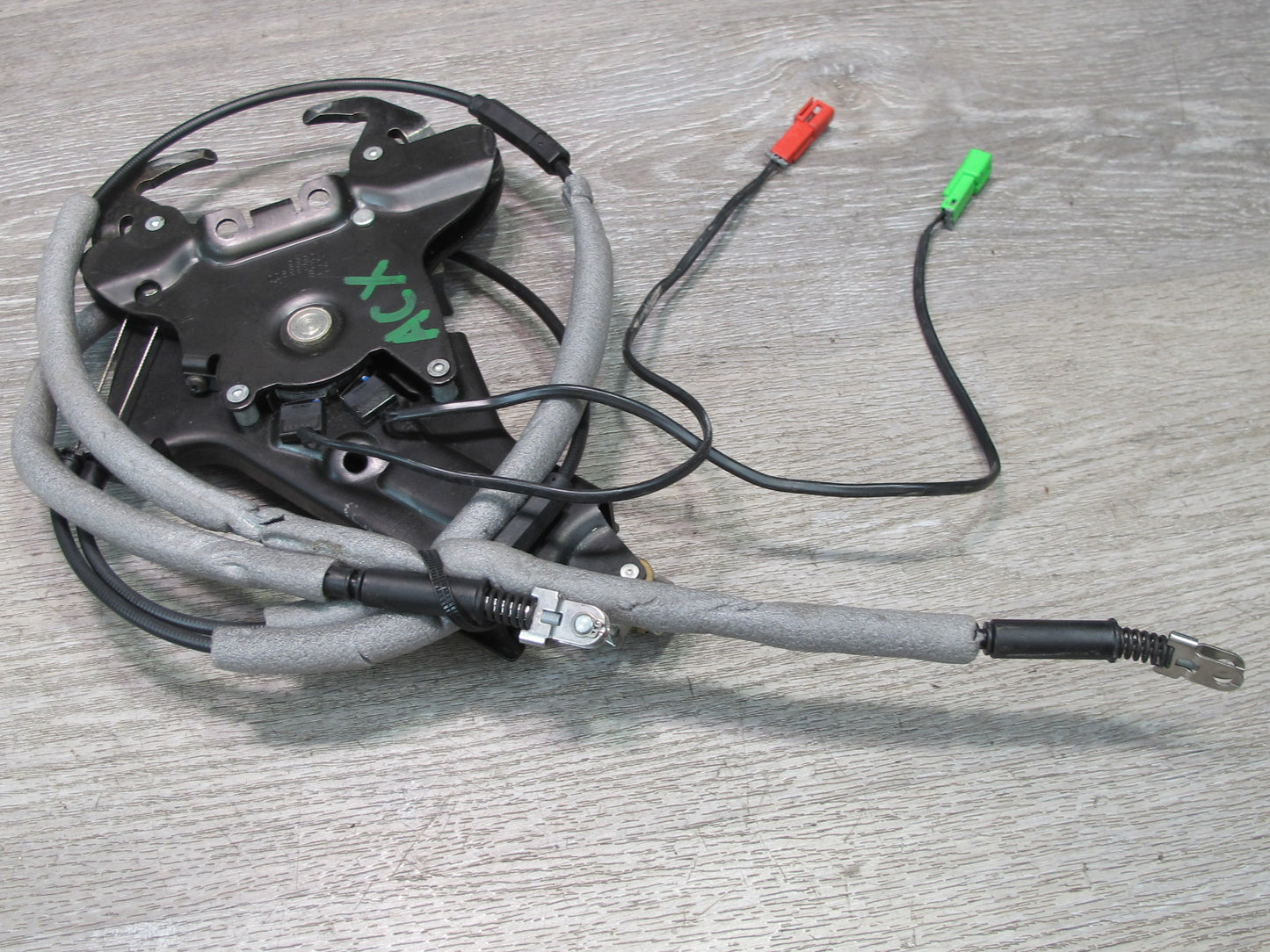 2004-2009 Cadillac XLR Convertible TOP Roof Center Lock Latch W/ Cable