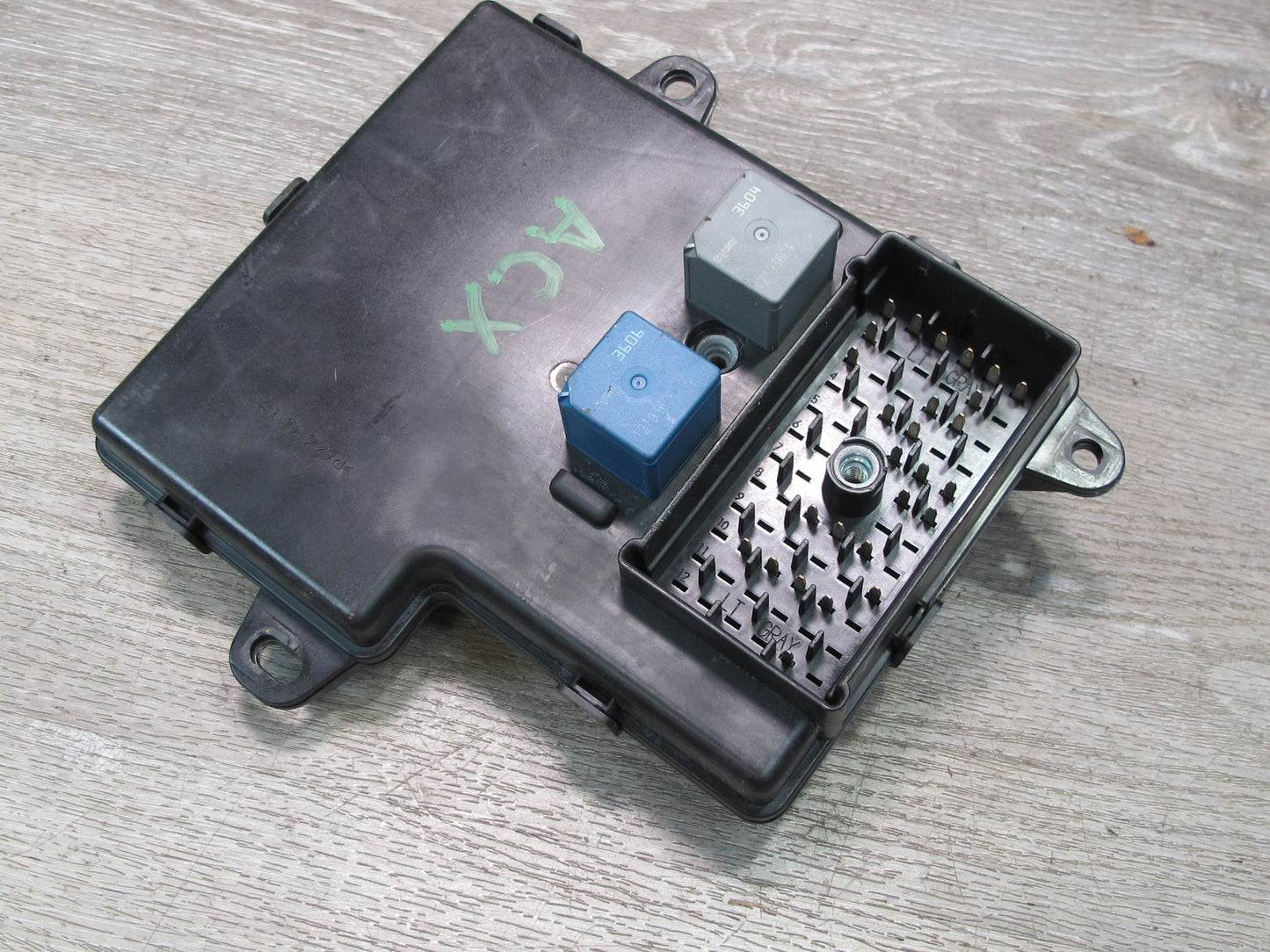2006 Cadillac XLR BCM BCU Body Cabin Control Module Unit Fuse Box 15850986