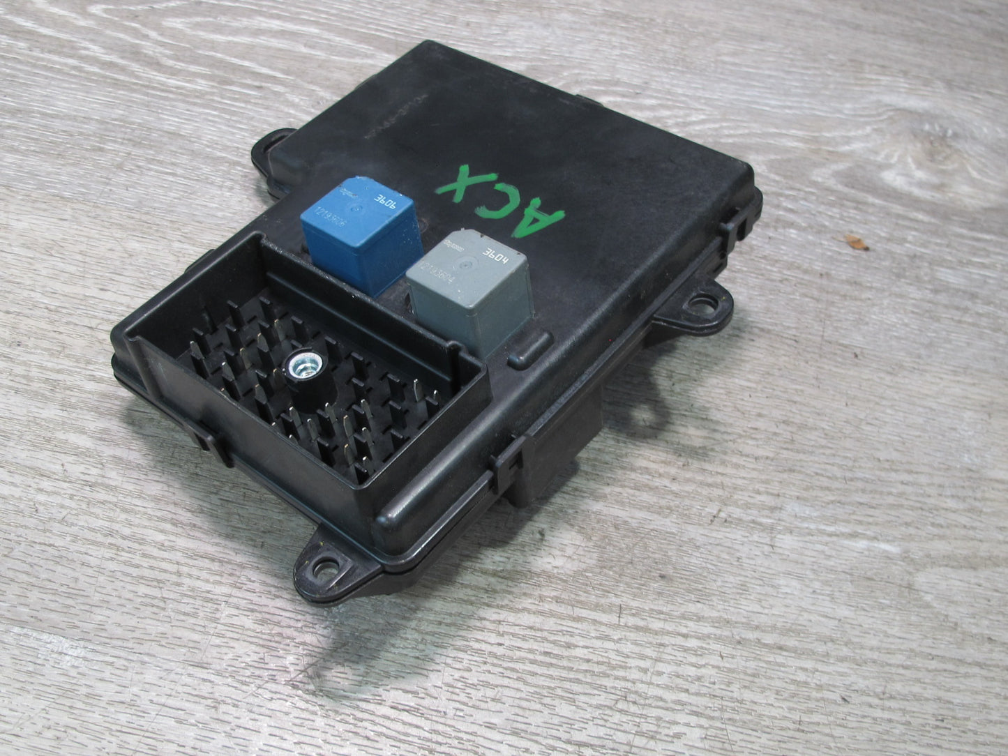2006 Cadillac XLR BCM BCU Body Cabin Control Module Unit Fuse Box 15850986