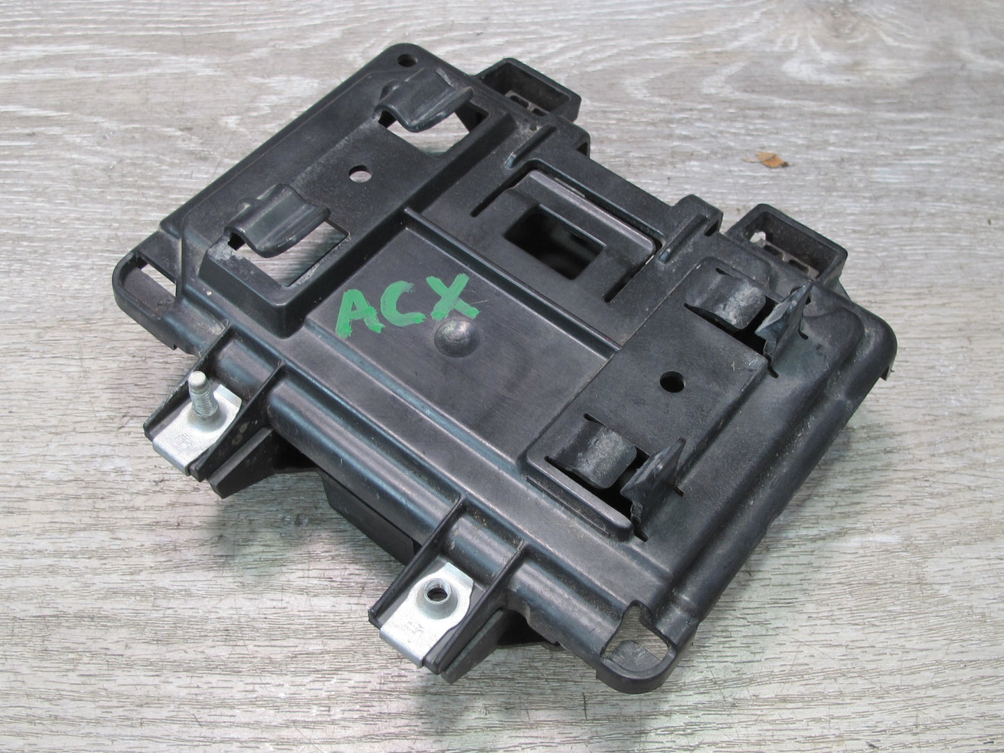 2006-2008 Cadillac XLR Suspension Control Module Unit Bracket Panel