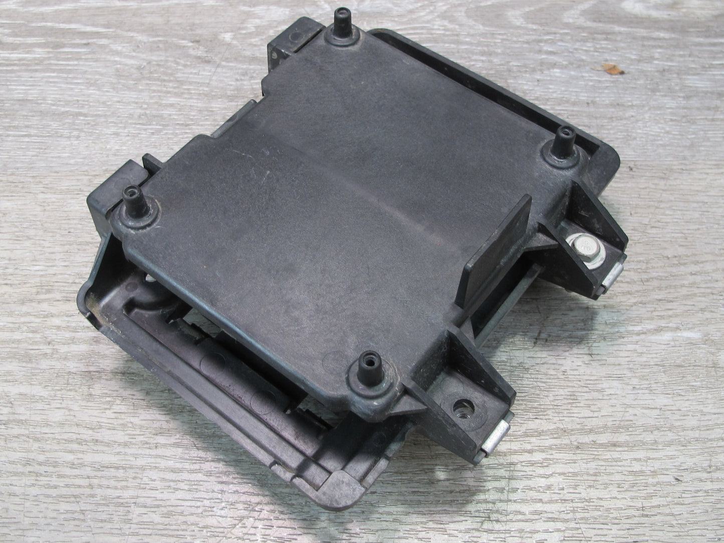 2006-2008 Cadillac XLR Suspension Control Module Unit Bracket Panel