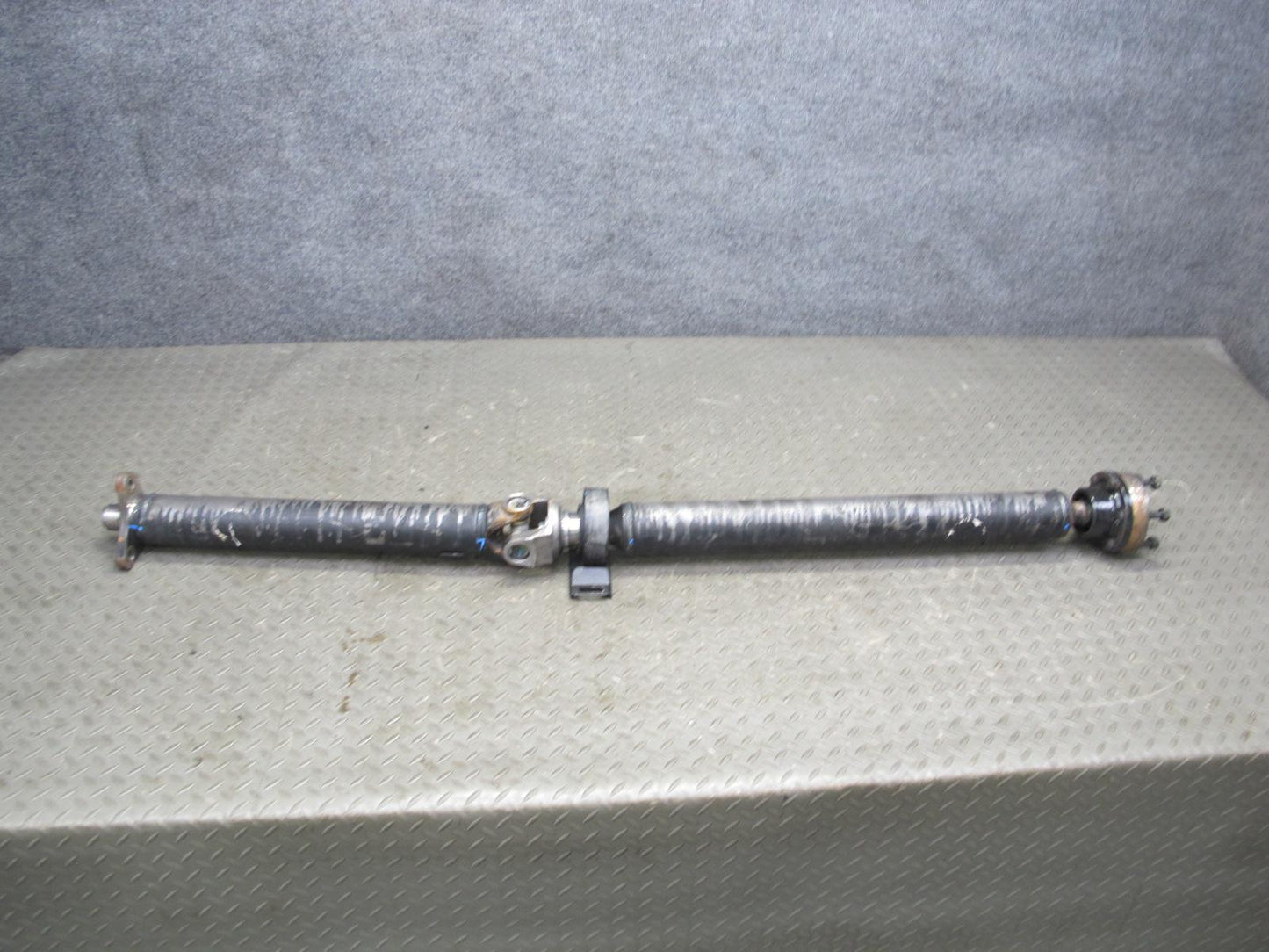 94-95 BMW E34 540i A/T Rear Drive Shaft Driveshaft OEM