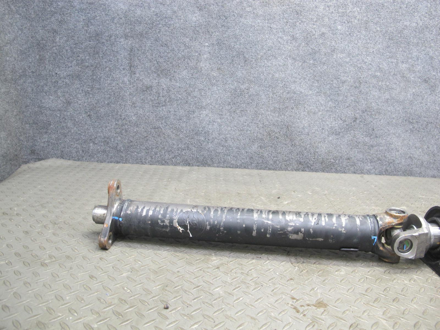 94-95 BMW E34 540i A/T Rear Drive Shaft Driveshaft OEM