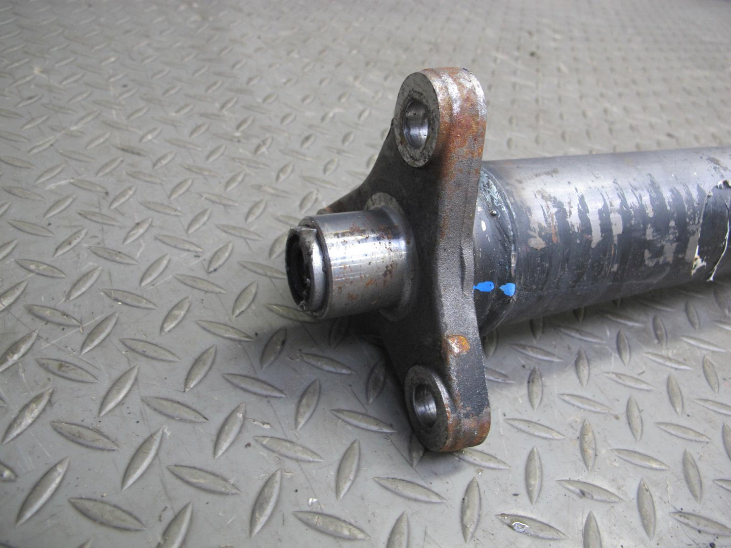 94-95 BMW E34 540i A/T Rear Drive Shaft Driveshaft OEM