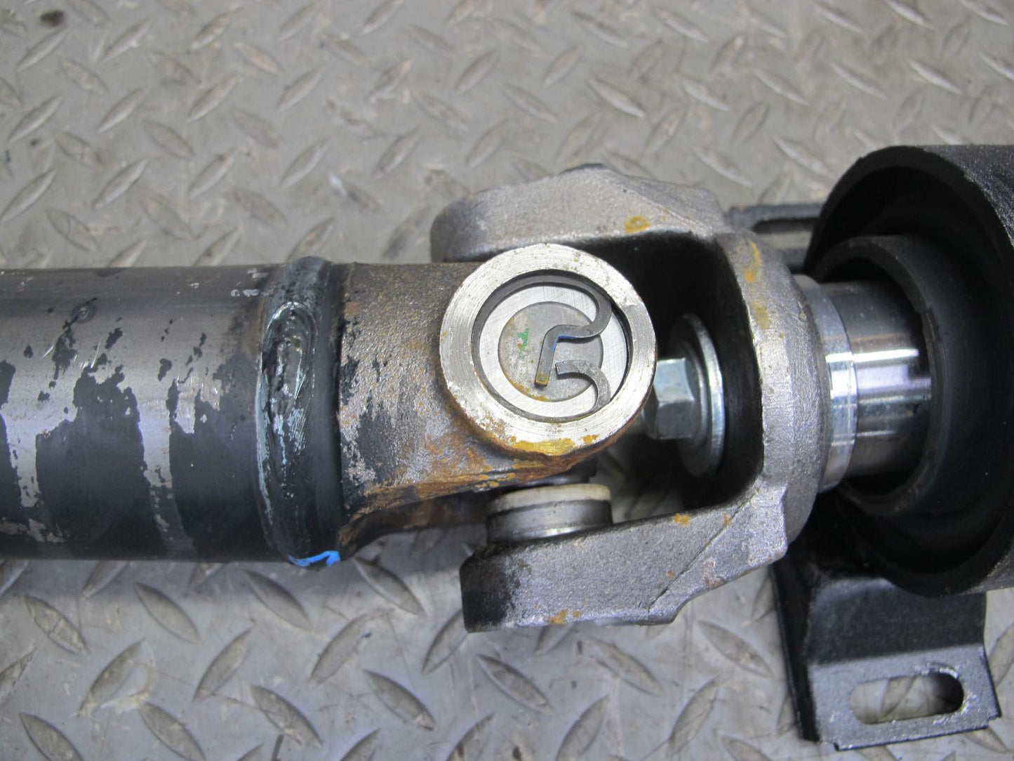 94-95 BMW E34 540i A/T Rear Drive Shaft Driveshaft OEM