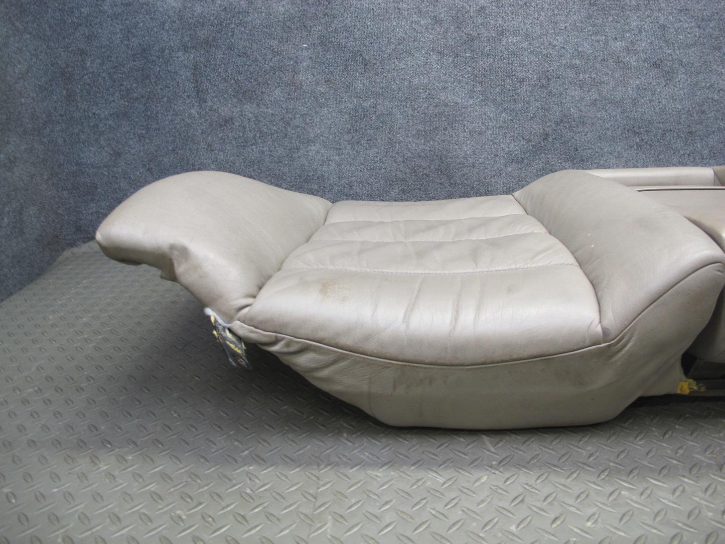 92-95 BMW E34 5-SERIES Sedan Rear Seat Upper Cushion Leather Parchment OEM