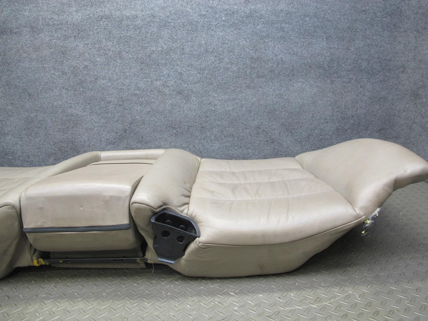 92-95 BMW E34 5-SERIES Sedan Rear Seat Upper Cushion Leather Parchment OEM