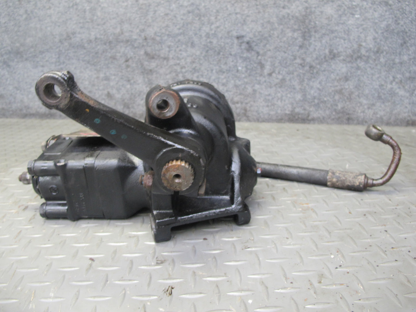 94-95 BMW E34 540i Power Steering Gear Box w Hose Assembly OEM