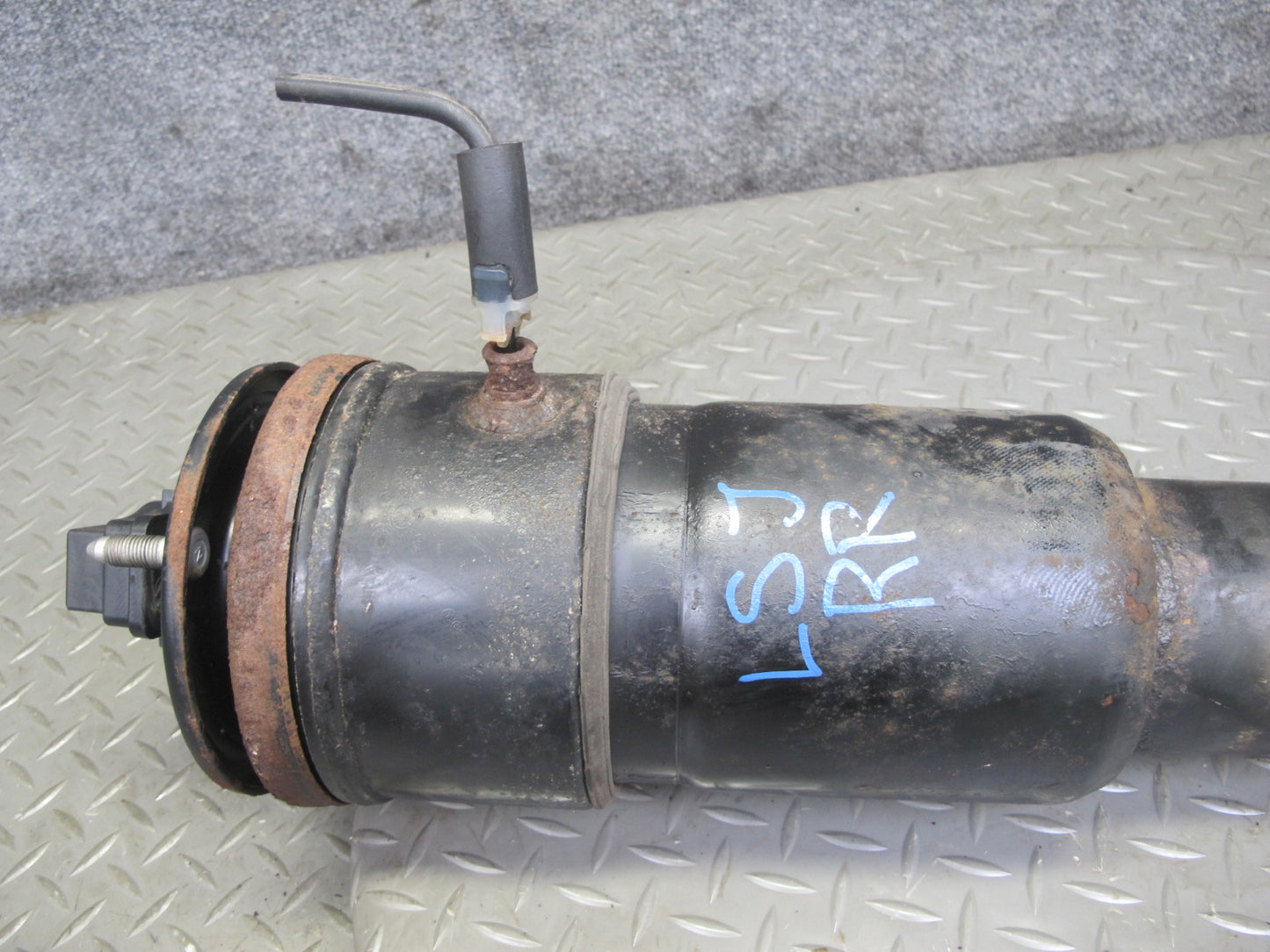 08-09 Lexus UVF46 LS600hL AWD Rear Right Air Suspension Shock Strut Absorber OEM