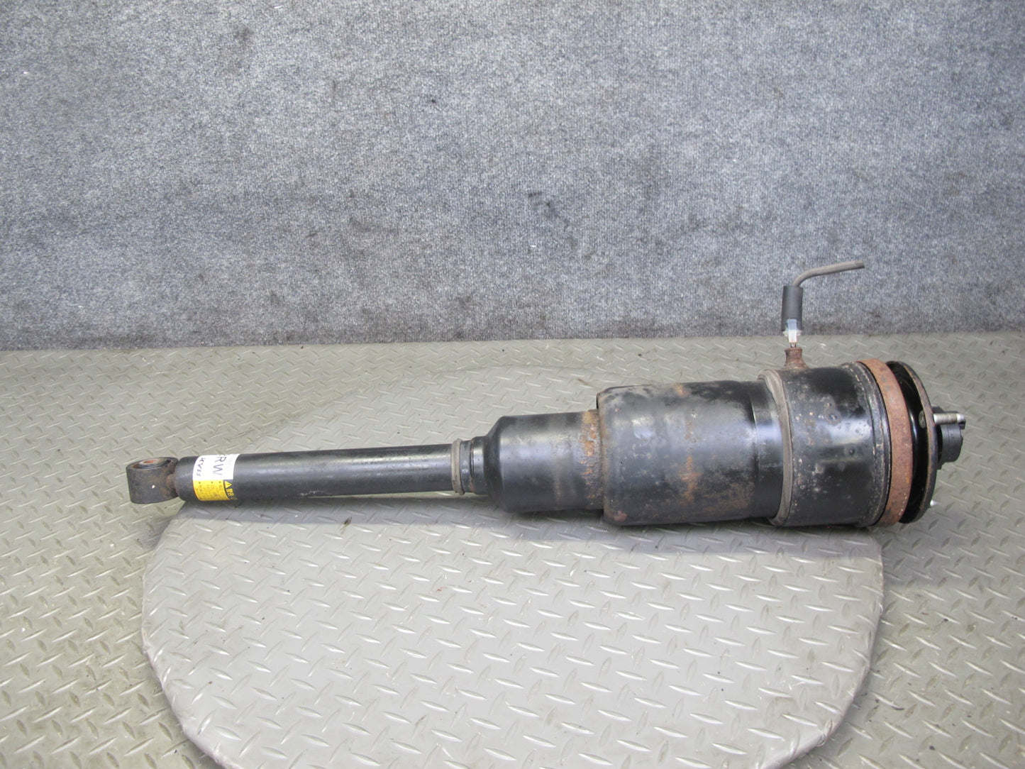 08-09 Lexus UVF46 LS600hL AWD Rear Right Air Suspension Shock Strut Absorber OEM