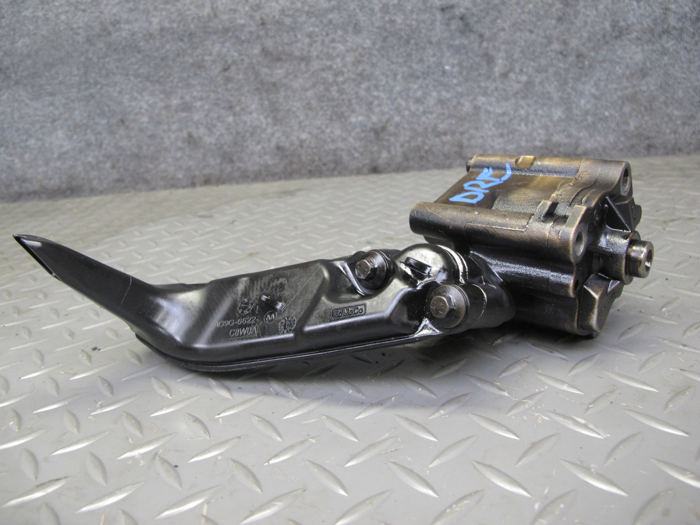 2012-2017 Range Rover Evoque L538 2.0L Engine Motor Oil Pump w Pickup Tube