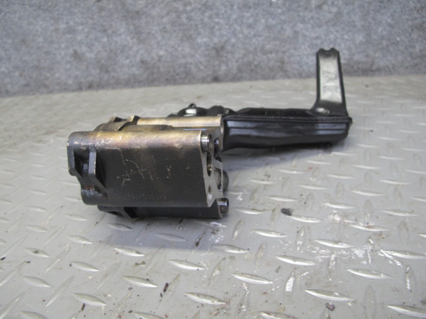 2012-2017 Range Rover Evoque L538 2.0L Engine Motor Oil Pump w Pickup Tube