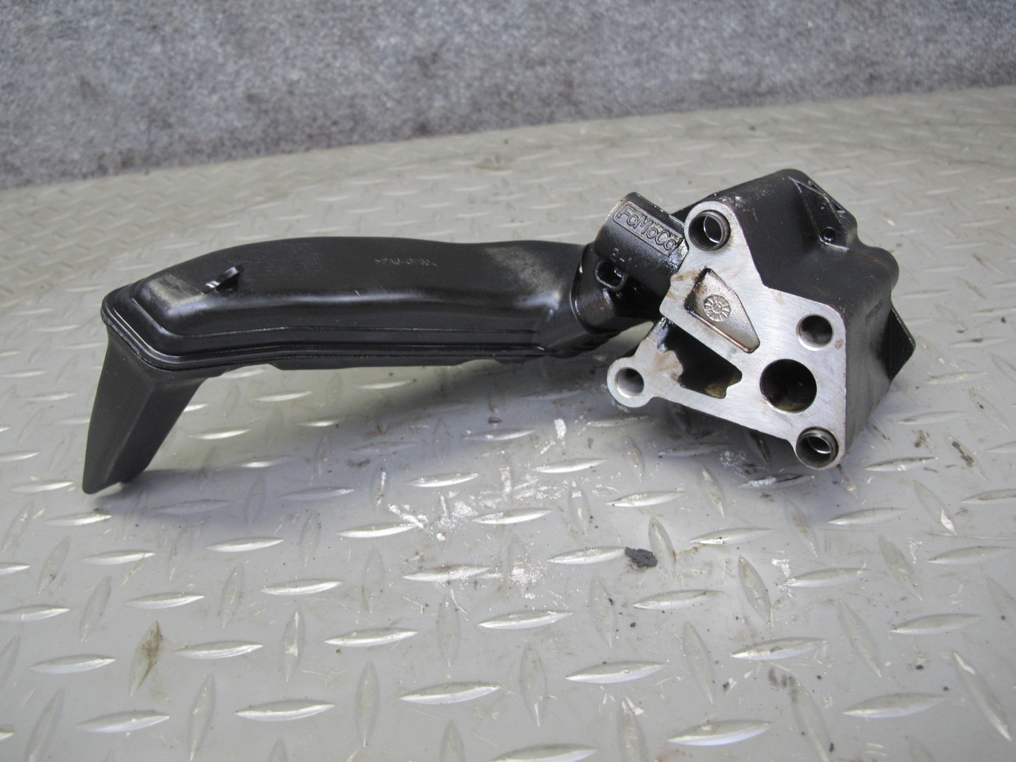2012-2017 Range Rover Evoque L538 2.0L Engine Motor Oil Pump w Pickup Tube