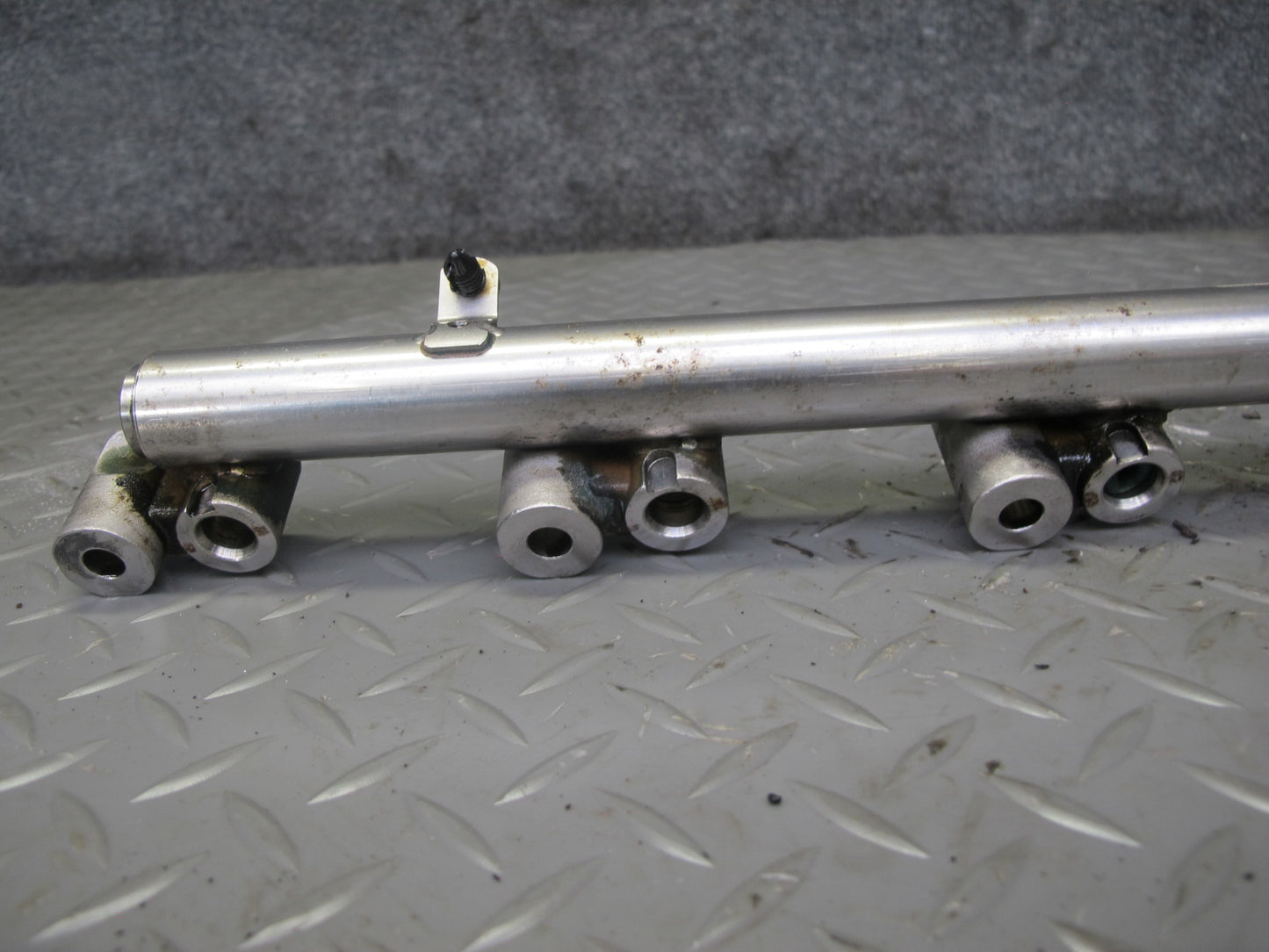 2012-2017 Range Rover Evoque L538 2.0L Engine Fuel Injector Rail BB5E-9F797-BC