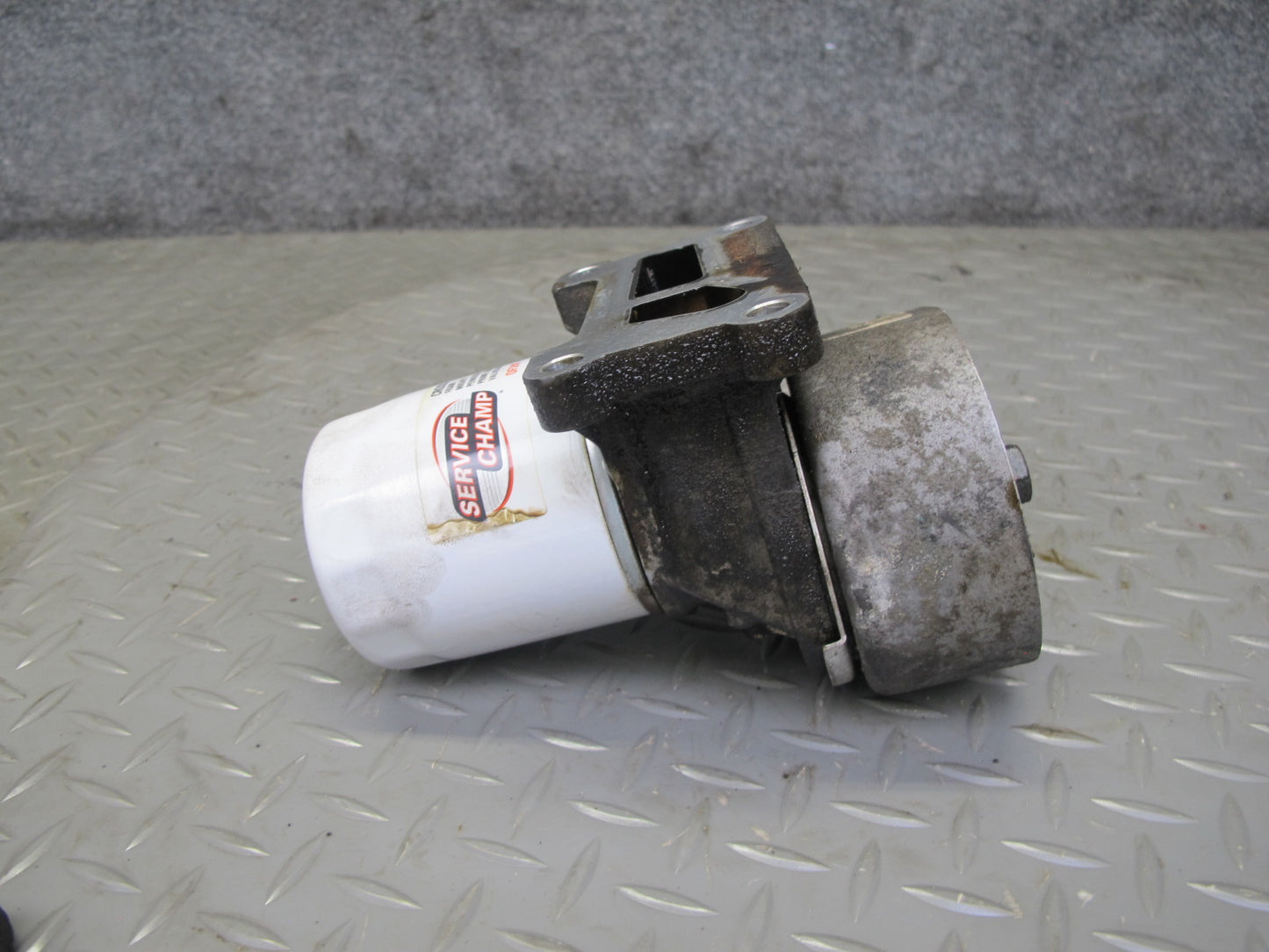 2012-2017 Range Rover Evoque L538 2.0L Engine Motor Oil Cooler Filter Housing