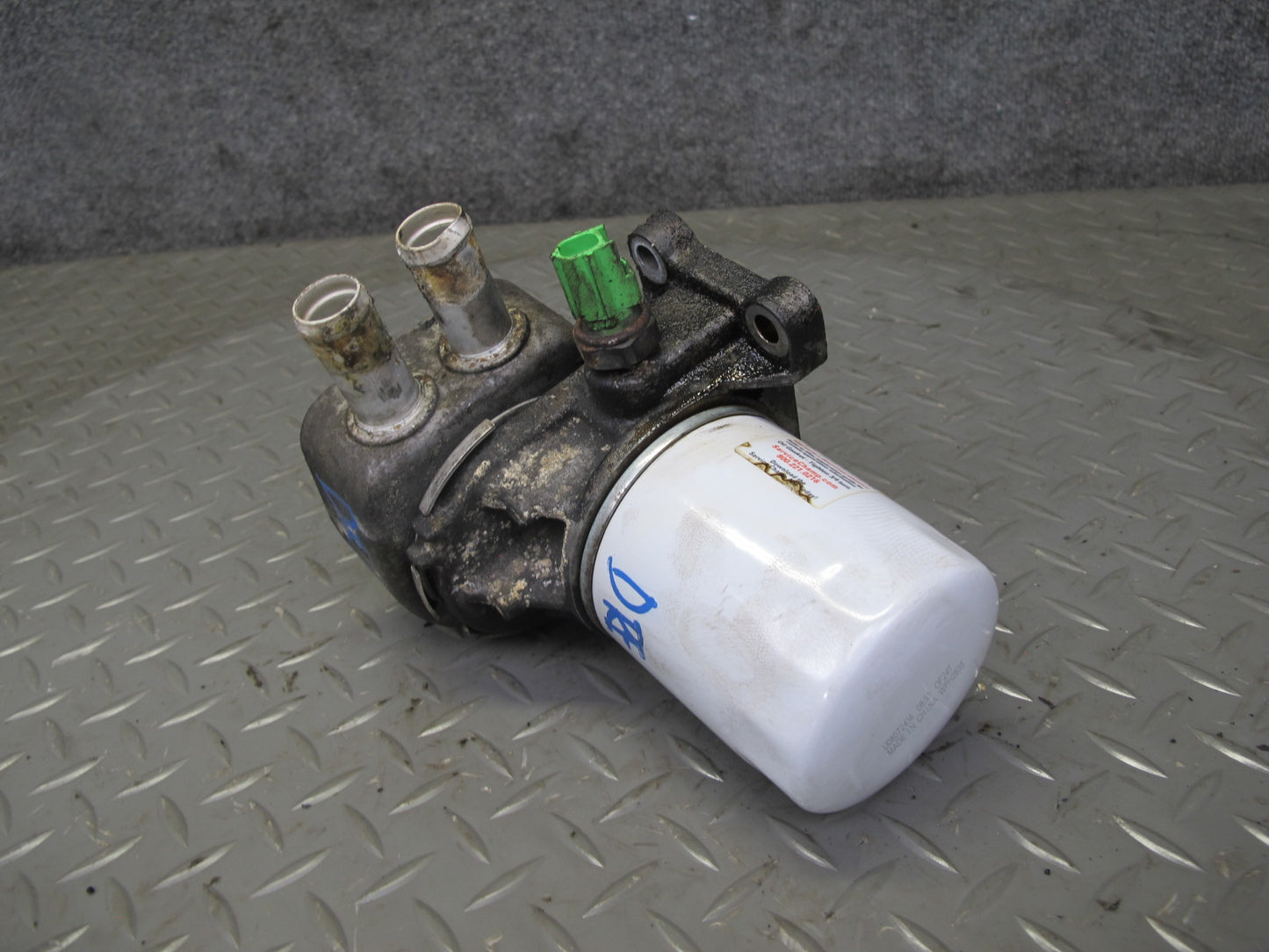 2012-2017 Range Rover Evoque L538 2.0L Engine Motor Oil Cooler Filter Housing
