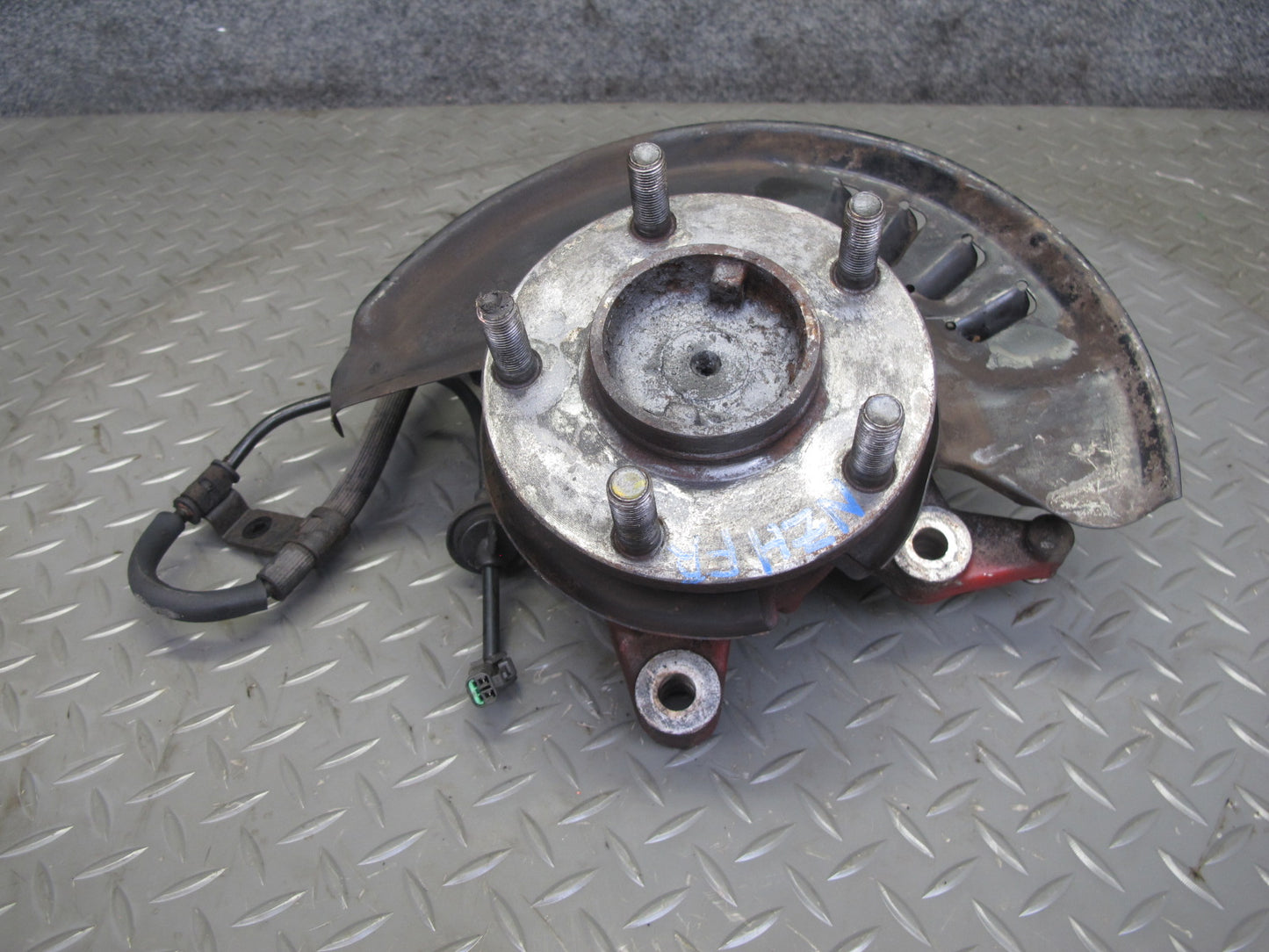 92-96 Nissan Z32 300ZX NON Turbo Front Right Spindle Knuckle Wheel Hub OEM