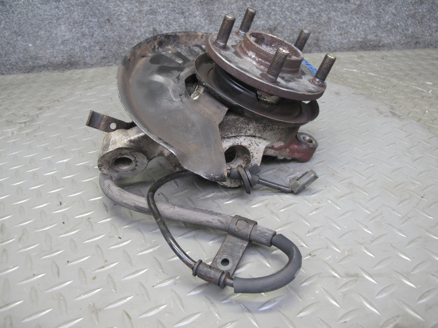 92-96 Nissan Z32 300ZX NON Turbo Front Right Spindle Knuckle Wheel Hub OEM
