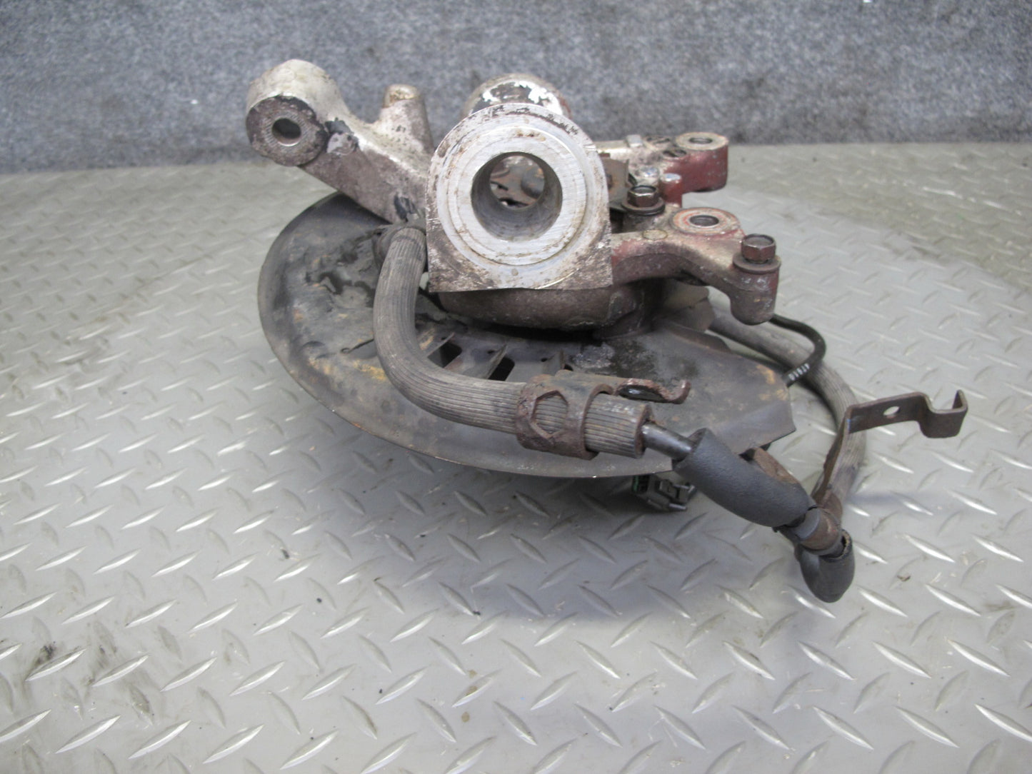 92-96 Nissan Z32 300ZX NON Turbo Front Right Spindle Knuckle Wheel Hub OEM