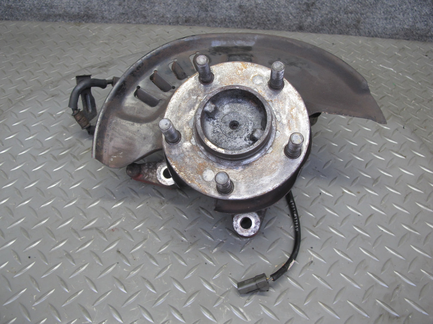 92-96 Nissan Z32 300ZX NON Turbo Front Left Spindle Knuckle Wheel Hub OEM