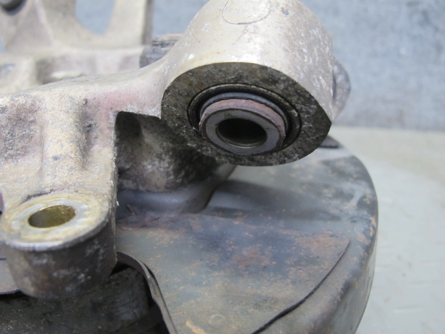 91-96 Nissan Z32 300ZX NON Turbo Rear Left Spindle Knuckle Wheel Hub Bearing OEM