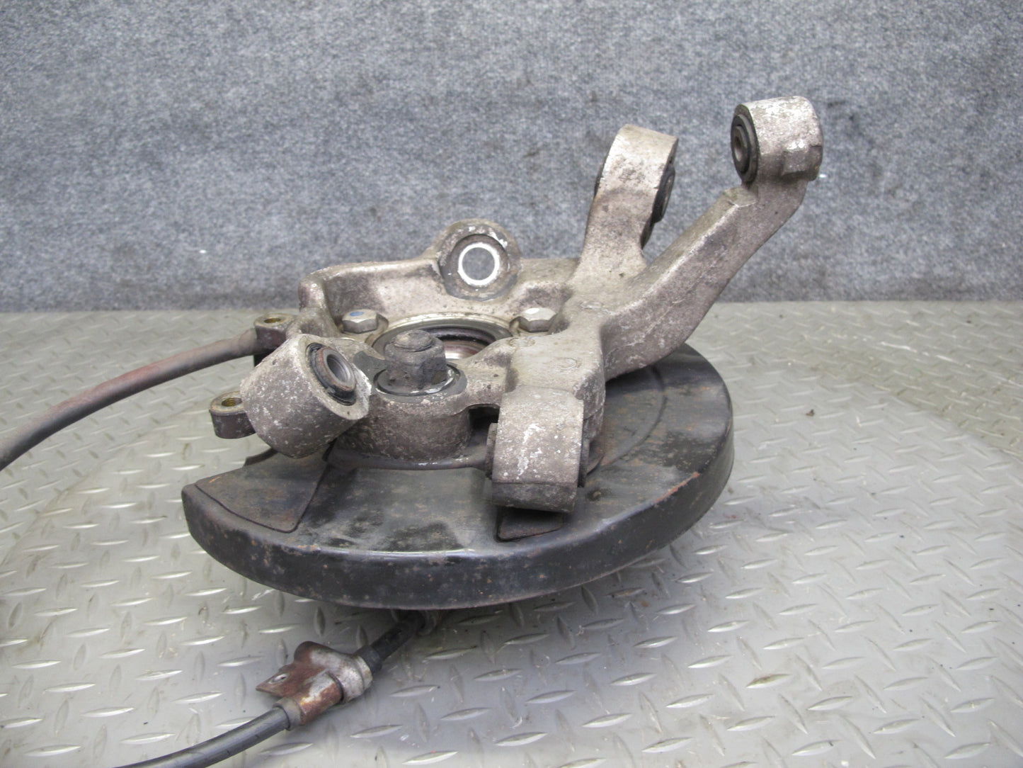 91-96 Nissan Z32 300ZX NON Turbo Rear Left Spindle Knuckle Wheel Hub Bearing OEM