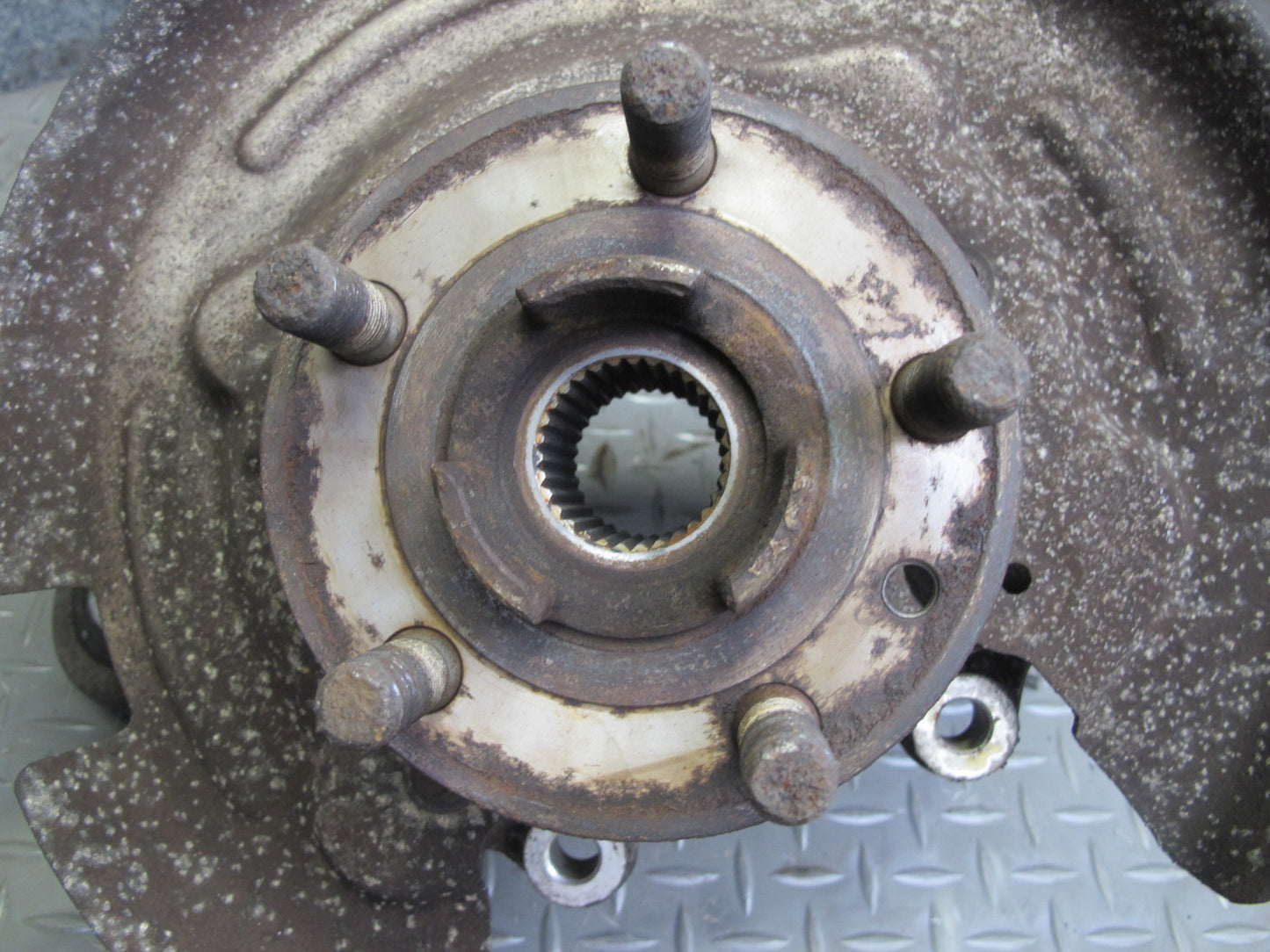 2012-2015 Range Rover Evoque L538 AWD Rear Left Spindle Knuckle Wheel Hub