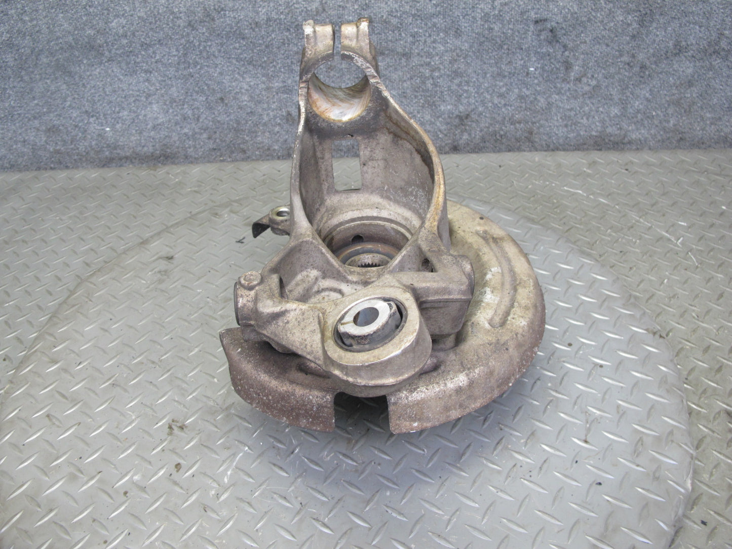 2012-2015 Range Rover Evoque L538 AWD Rear Left Spindle Knuckle Wheel Hub