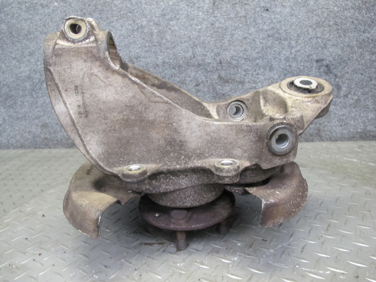 2012-2015 Range Rover Evoque L538 AWD Rear Left Spindle Knuckle Wheel Hub