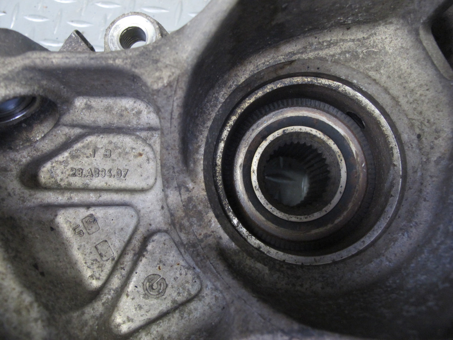 2012-2015 Range Rover Evoque L538 AWD Rear Left Spindle Knuckle Wheel Hub