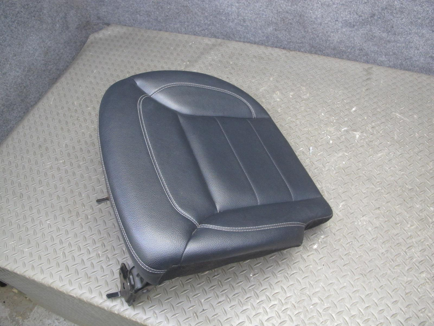 12-15 Mercedes W166 Ml-class Rear Right Seat Lower Cushion Black OEM