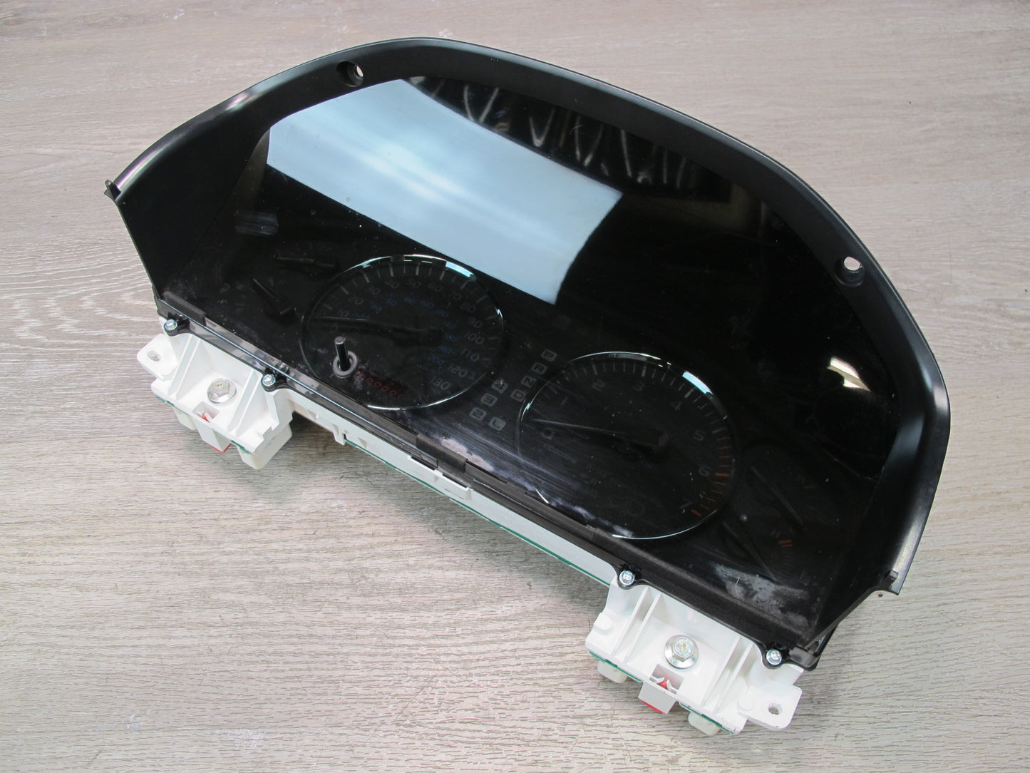 2004-2005 Lexus UZJ100L LX470 Instrument Cluster Gauge Speedometer 769361-770