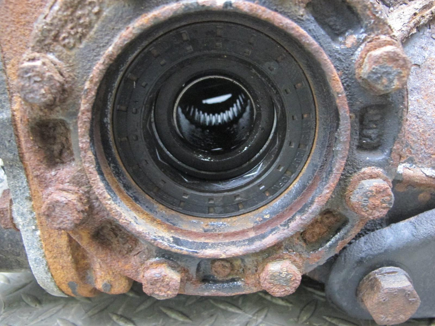 1994 BMW E34 540i A/T Rear Differential Carrier 2.93 Ratio w Holder OEM