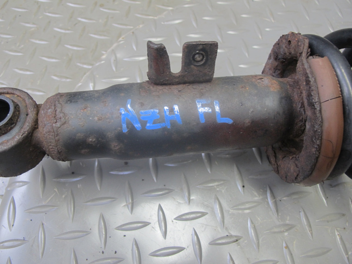 90-96 Nissan Z32 300ZX NON Turbo 2+0 Set of 2 Front Strut Shock Absorber OEM