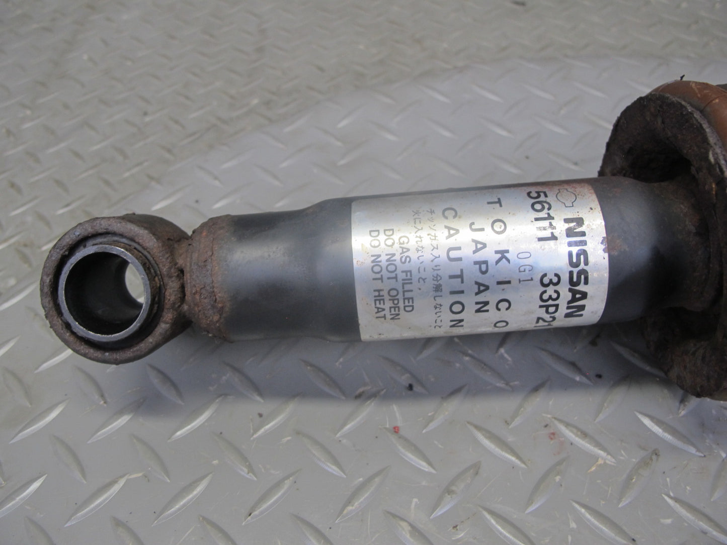 90-96 Nissan Z32 300ZX NON Turbo 2+0 Set of 2 Front Strut Shock Absorber OEM