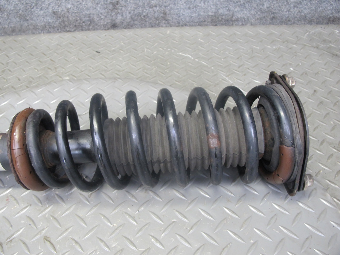 90-96 Nissan Z32 300ZX NON Turbo 2+0 Set of 2 Front Strut Shock Absorber OEM