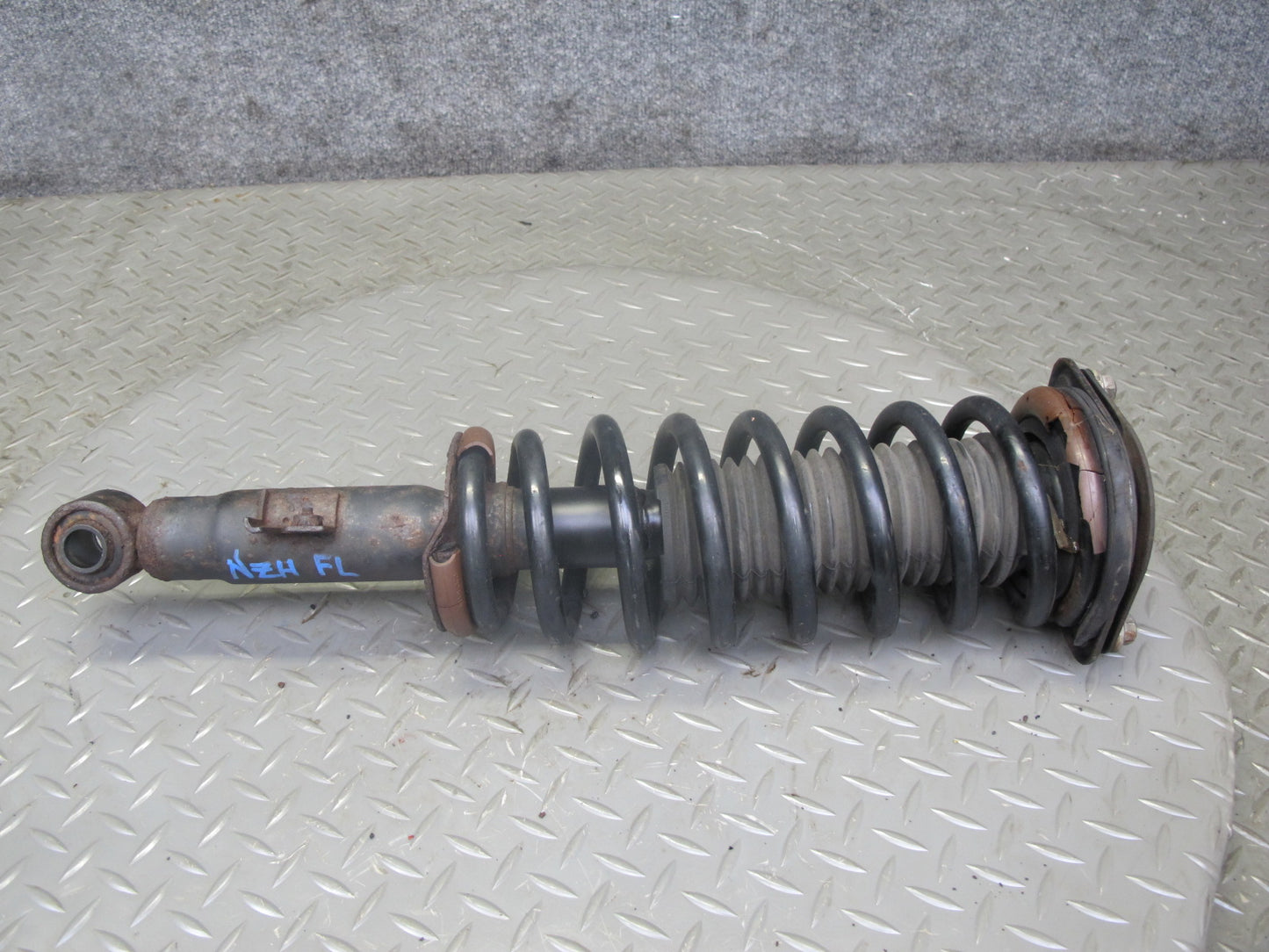 90-96 Nissan Z32 300ZX NON Turbo 2+0 Set of 2 Front Strut Shock Absorber OEM