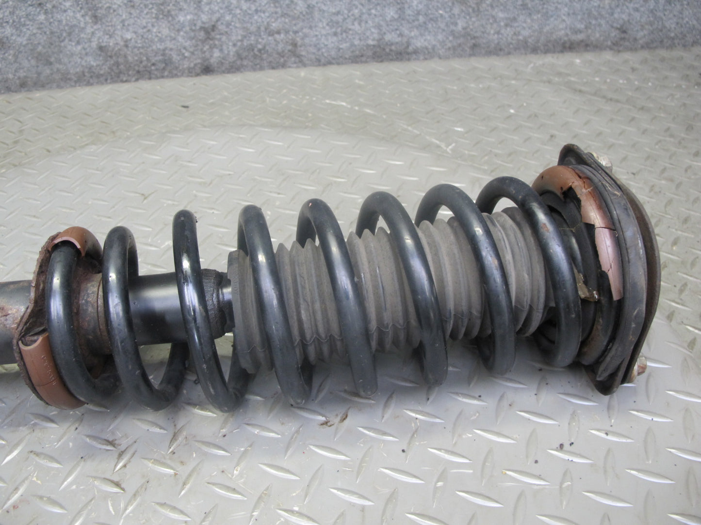 90-96 Nissan Z32 300ZX NON Turbo 2+0 Set of 2 Front Strut Shock Absorber OEM