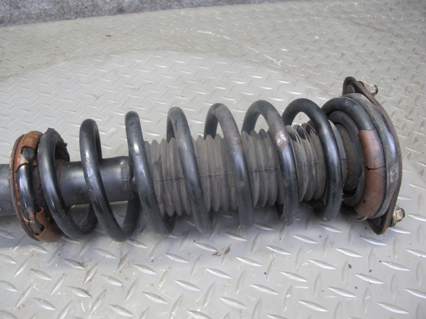 90-96 Nissan Z32 300ZX NON Turbo 2+0 Set of 2 Front Strut Shock Absorber OEM